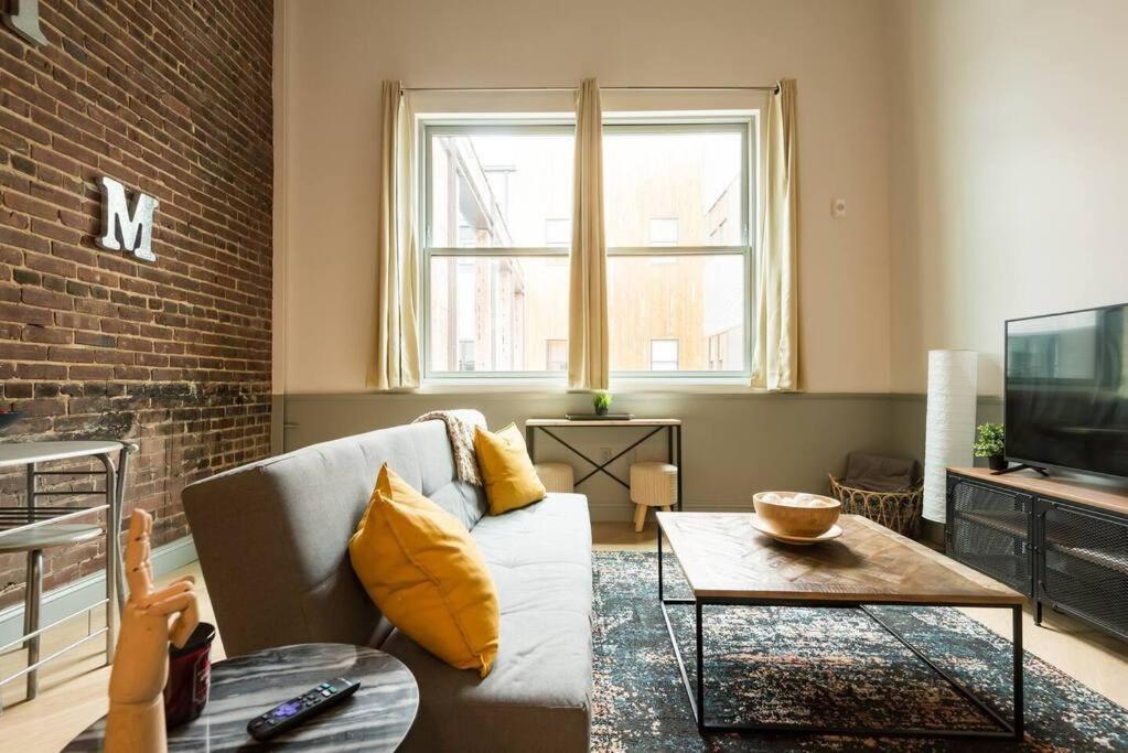 Trendy Condo! Close To Everthing Downtown Бирмингем Экстерьер фото
